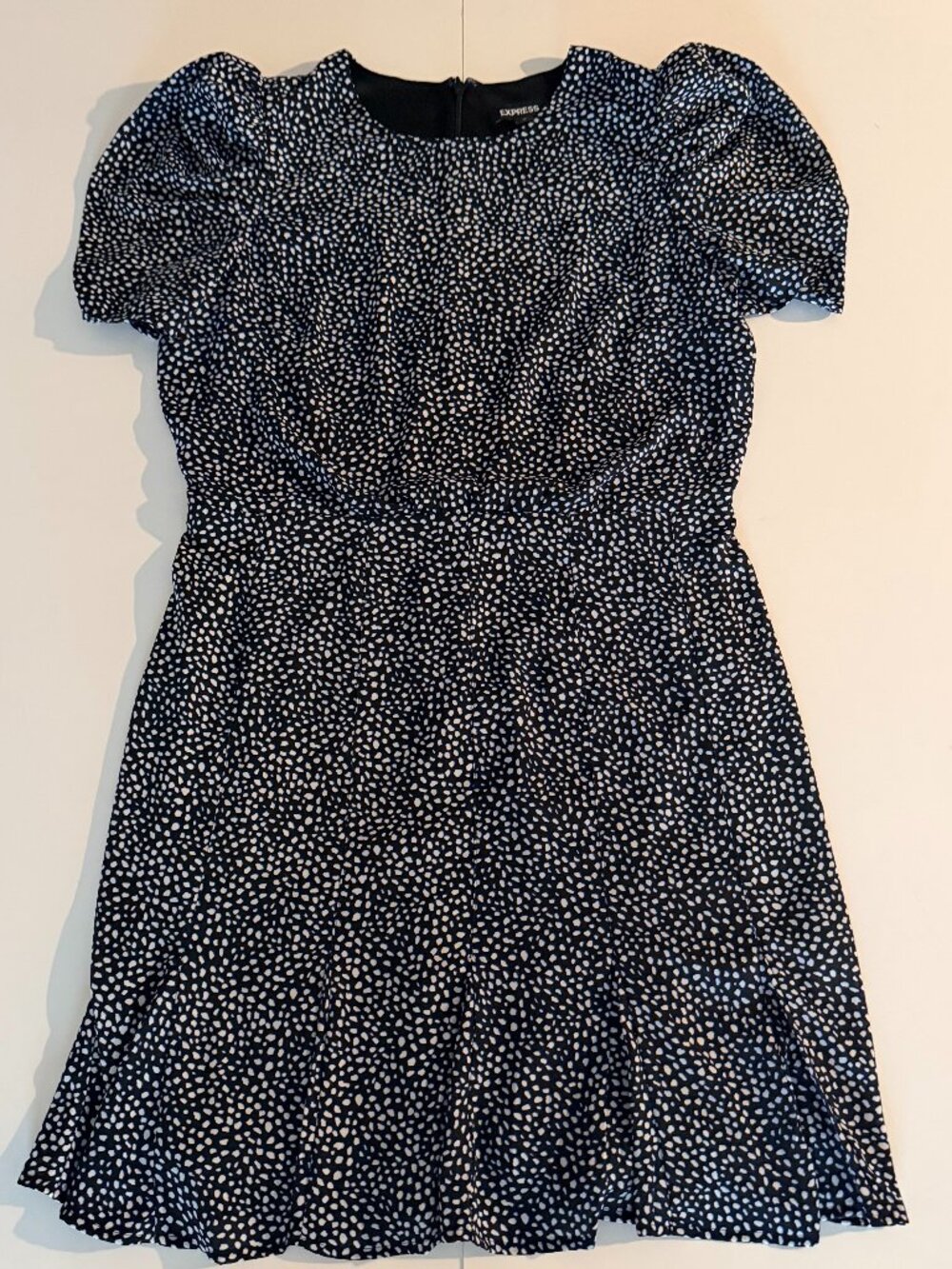 Express Womens Black/White Geometric Above Knee Flounce Hem Dress Sz M Career